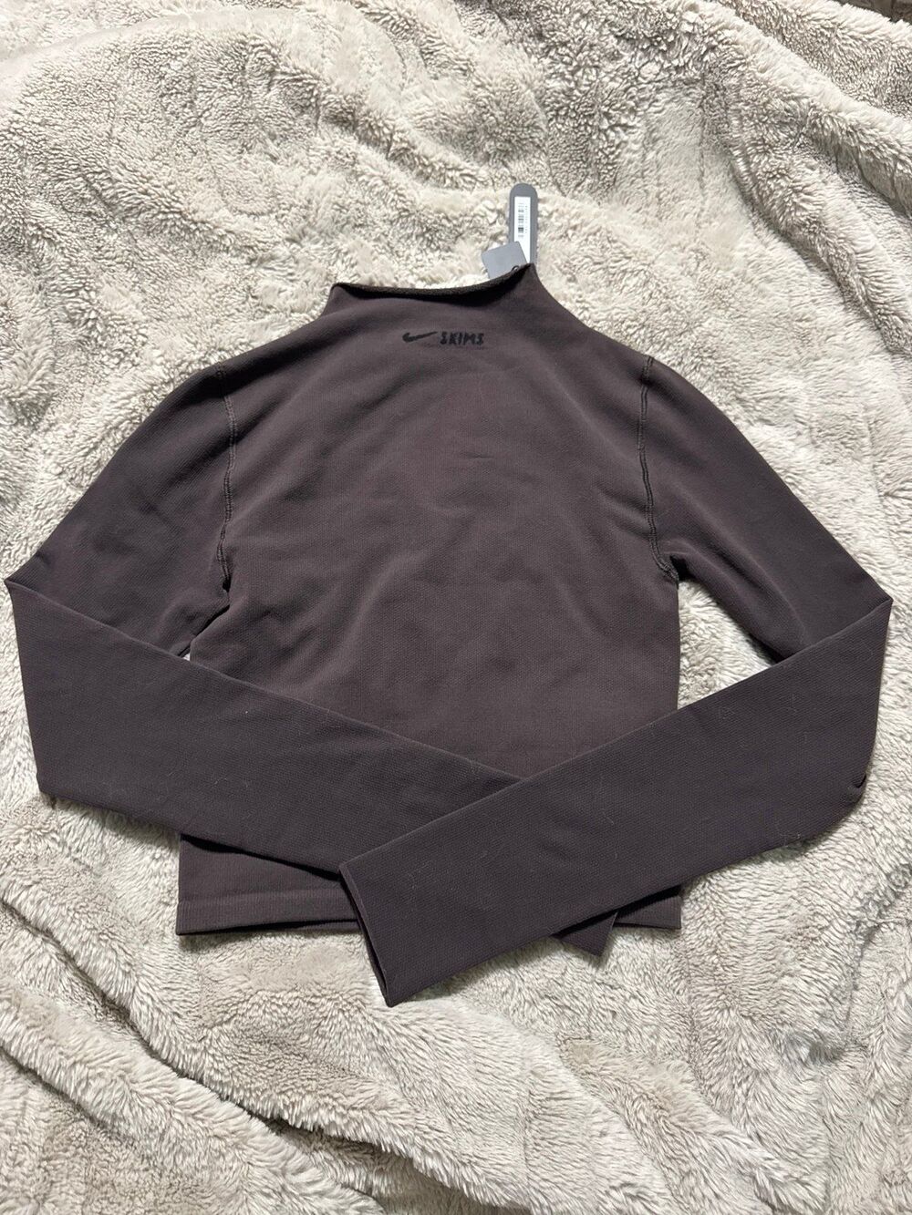 Nike Skims vintage seamless mock neck crop top - Picture 5 of 5